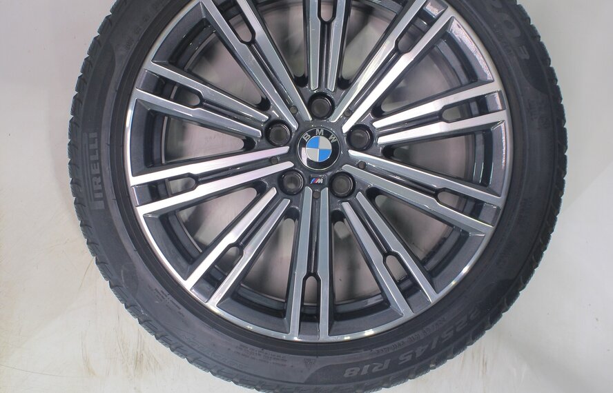 BMW BMW 2 serie 3 serie 4 serie G20 G21 G22 G42 790M 18 inch velgen Pirelli Runflat Winterbanden Origineel