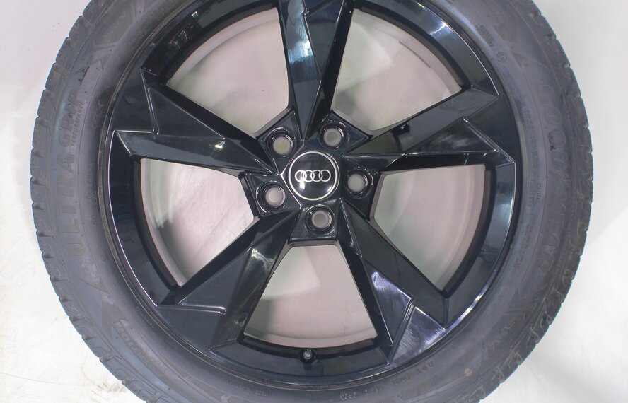 Audi Audi Q3 SQ3 F3B 19 inch velgen Goodyear Winterbanden Origineel