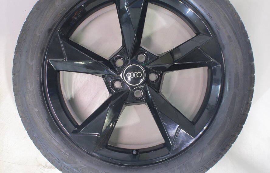Audi Audi Q3 SQ3 F3B 19 inch velgen Goodyear Winterbanden Origineel