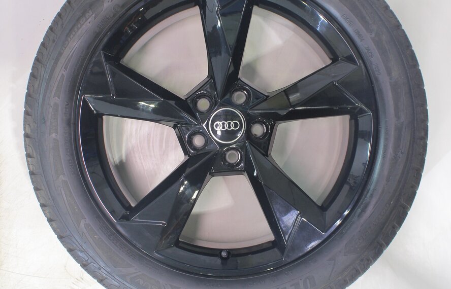 Audi Audi Q3 SQ3 F3B 19 inch velgen Goodyear Winterbanden Origineel