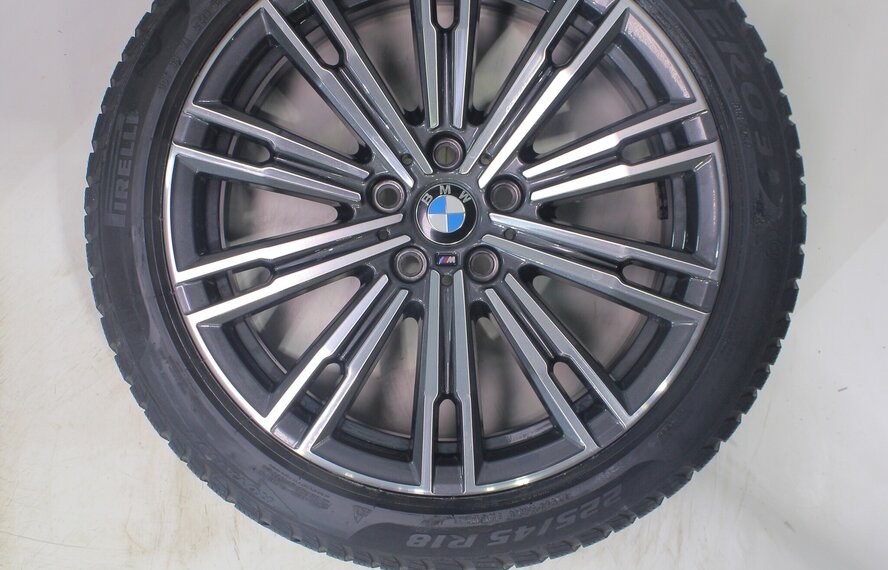 BMW BMW 2 serie 3 serie 4 serie G20 G21 G22 G42 790M 18 inch velgen Pirelli Runflat Winterbanden Nieuw Origineel