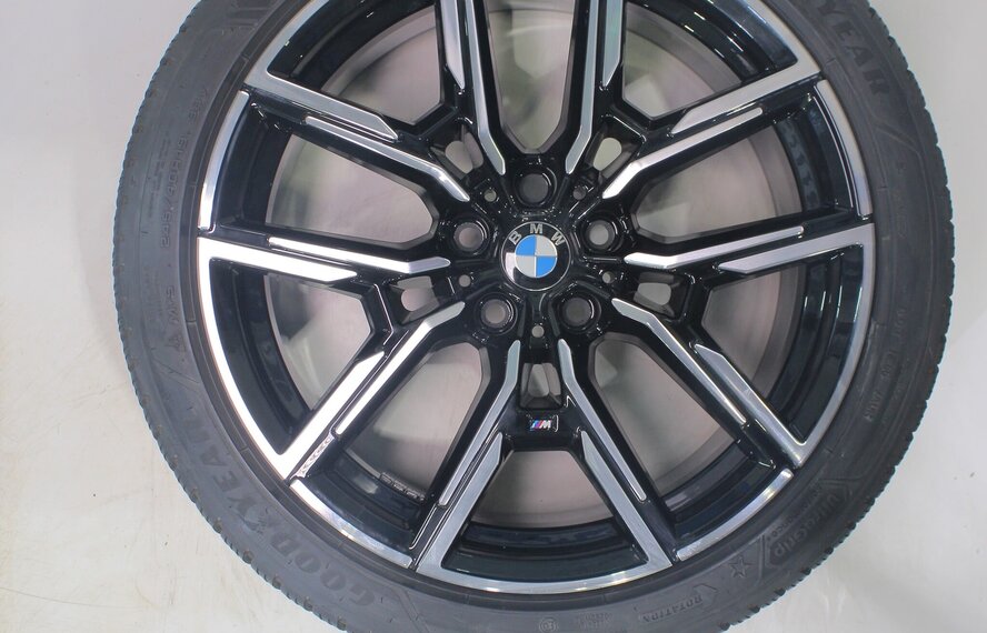 BMW BMW 4 serie i4 G26 859M 19 inch velgen Goodyear Winterbanden Origineel