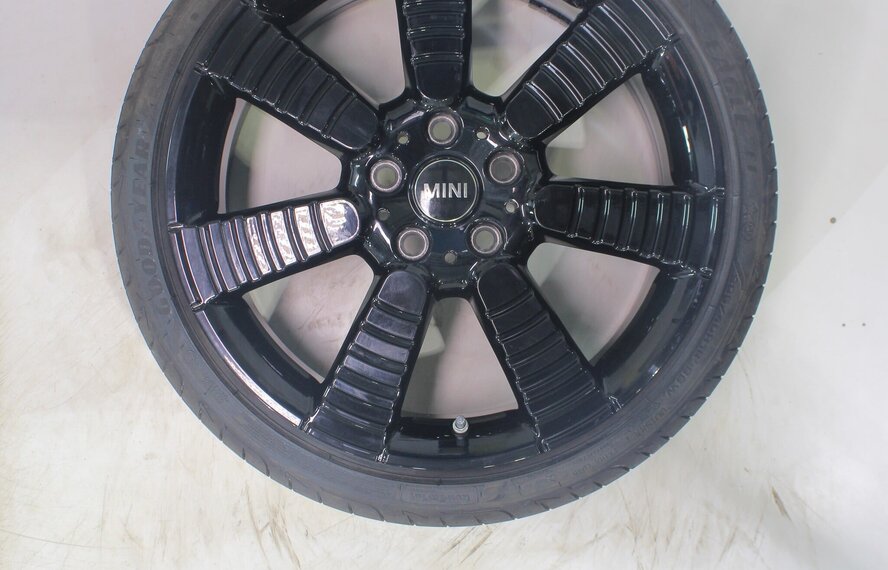 Mini Mini Cooper / S / One / Cabrio F55 F56 F57 900 18 inch velgen Goodyear Runflat Zomerbanden Origineel