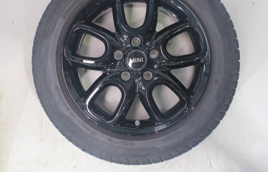 Mini Mini Clubman F54 494 16 inch velgen Pirelli Runflat Winterbanden Origineel