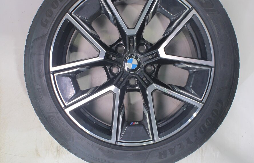 BMW BMW 4 serie i4 G26 858M 18 inch velgen Goodyear Winterbanden Origineel