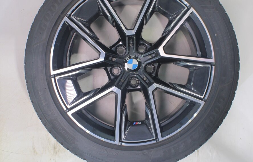 BMW BMW 4 serie i4 G26 858M 18 inch velgen Goodyear Winterbanden Origineel
