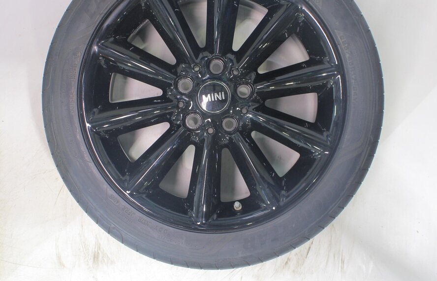 Mini Mini Clubman F54 518 17 inch velgen Goodyear Zomerbanden Nieuw Origineel