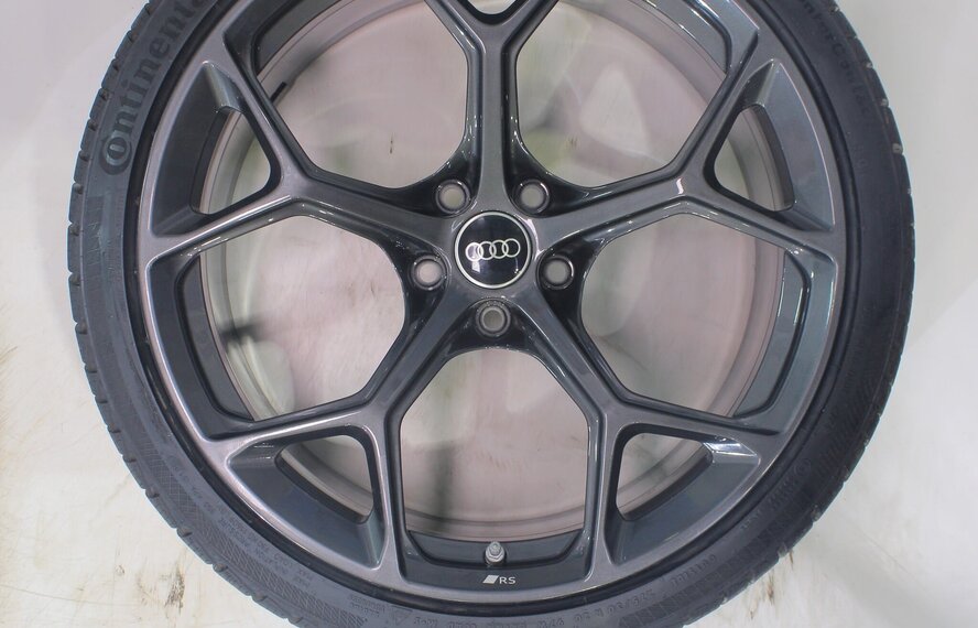 Audi Audi RS4 RS5 B9 20 inch velgen Continental Winterbanden Origineel
