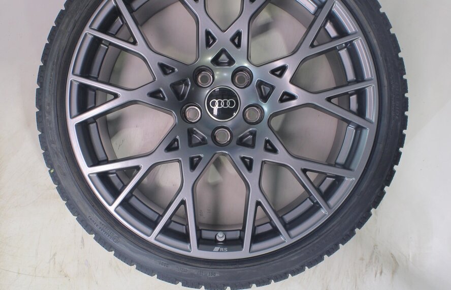 Audi Audi RS3 8Y 19 inch velgen Pirelli Winterbanden Nieuw Origineel