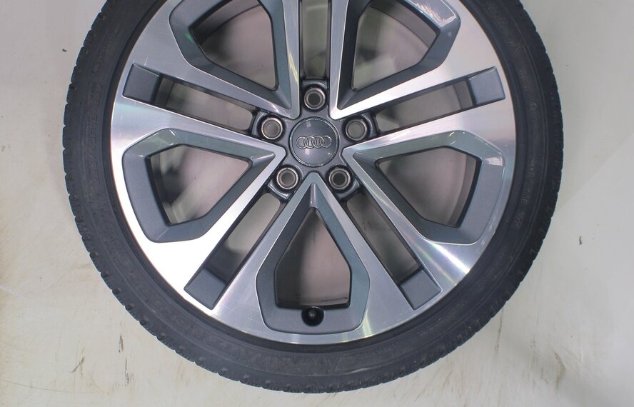 Audi Audi A3 S3 8Y 8V S-line 18 inch velgen Dunlop Winterbanden Origineel