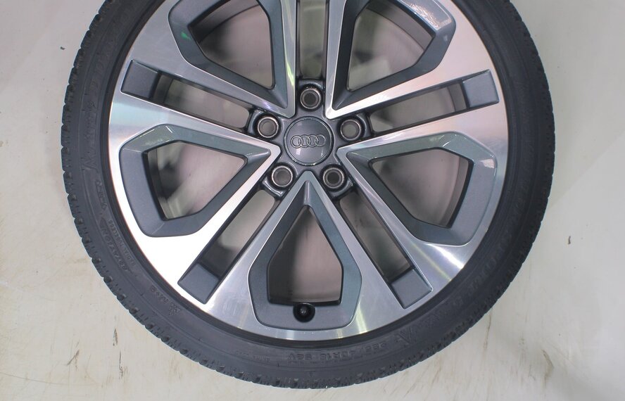 Audi Audi A3 S3 8Y 8V S-line 18 inch velgen Dunlop Winterbanden Origineel
