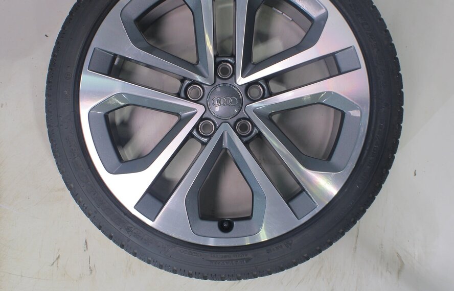 Audi Audi A3 S3 8Y 8V S-line 18 inch velgen Dunlop Winterbanden Origineel