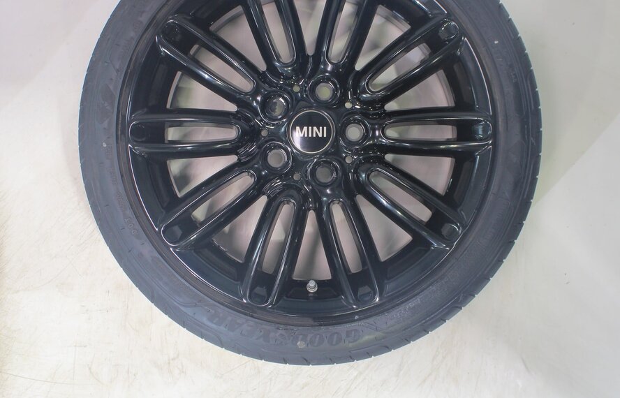 Mini Mini Cooper / S / One / Cabrio F55 F56 F57 500 17 inch velgen Goodyear Runflat Zomerbanden Nieuw Origineel
