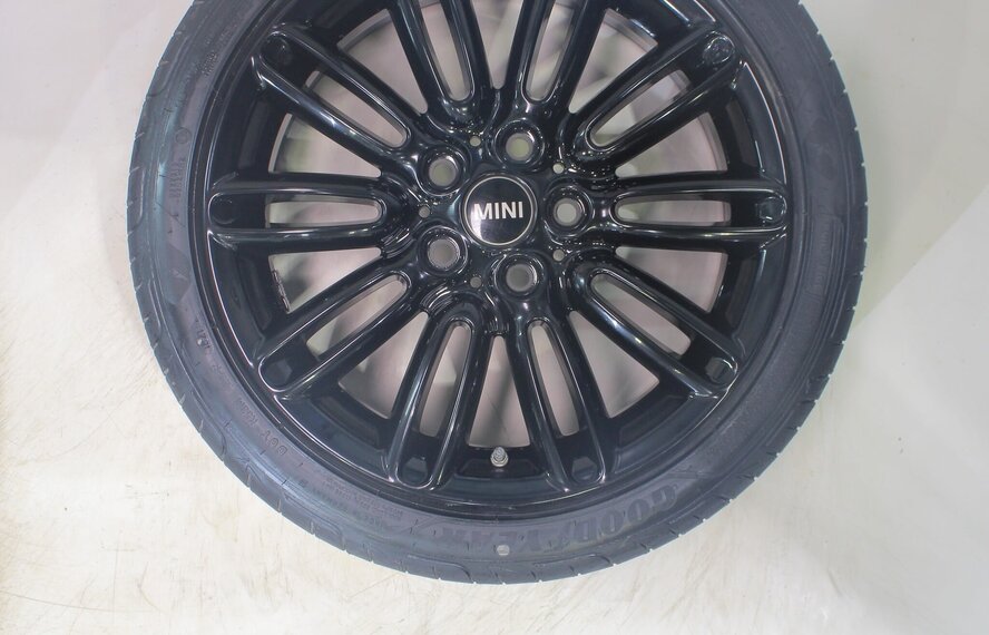Mini Mini Cooper / S / One / Cabrio F55 F56 F57 500 17 inch velgen Goodyear Runflat Zomerbanden Nieuw Origineel