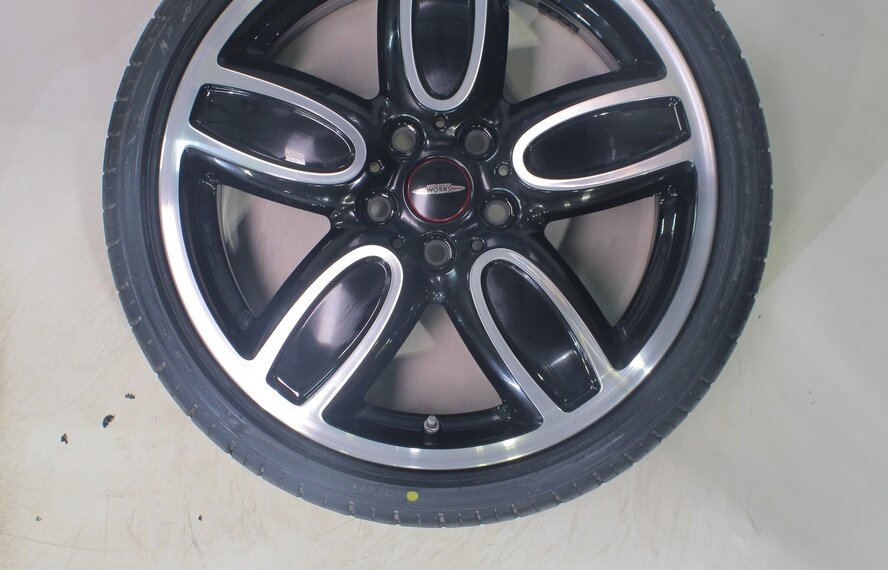 Mini Cooper / S / One / Cabrio F55 F56 F57 JCW563 18 inch velgen Pirelli Runflat Zomerbanden Nieuw Origineel