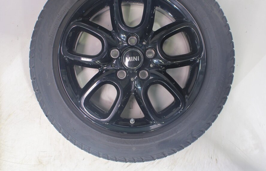 Mini Mini Clubman F54 494 16 inch velgen Pirelli Runflat Winterbanden Origineel