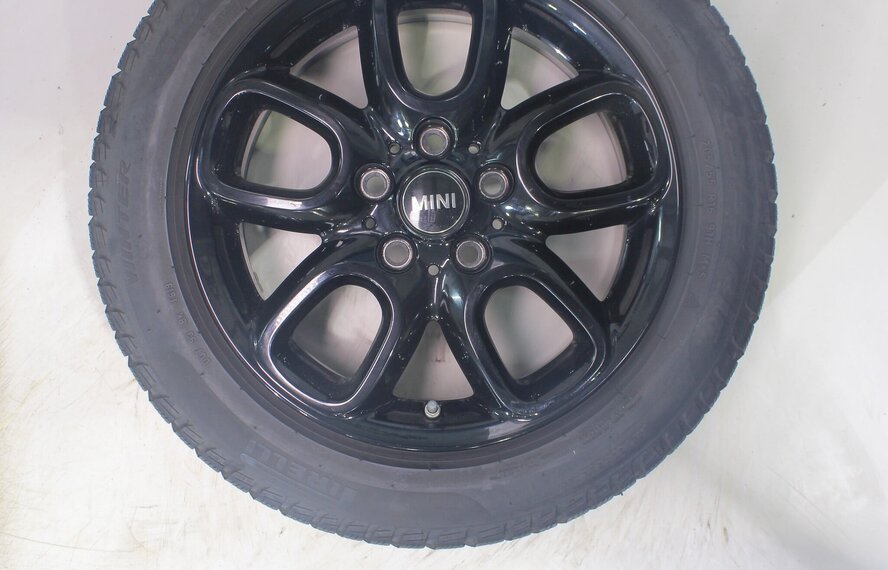 Mini Mini Clubman F54 494 16 inch velgen Pirelli Runflat Winterbanden Origineel