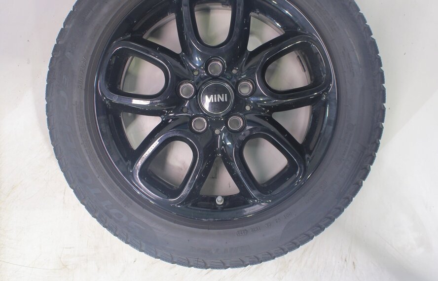 Mini Mini Clubman F54 494 16 inch velgen Pirelli Runflat Winterbanden Origineel