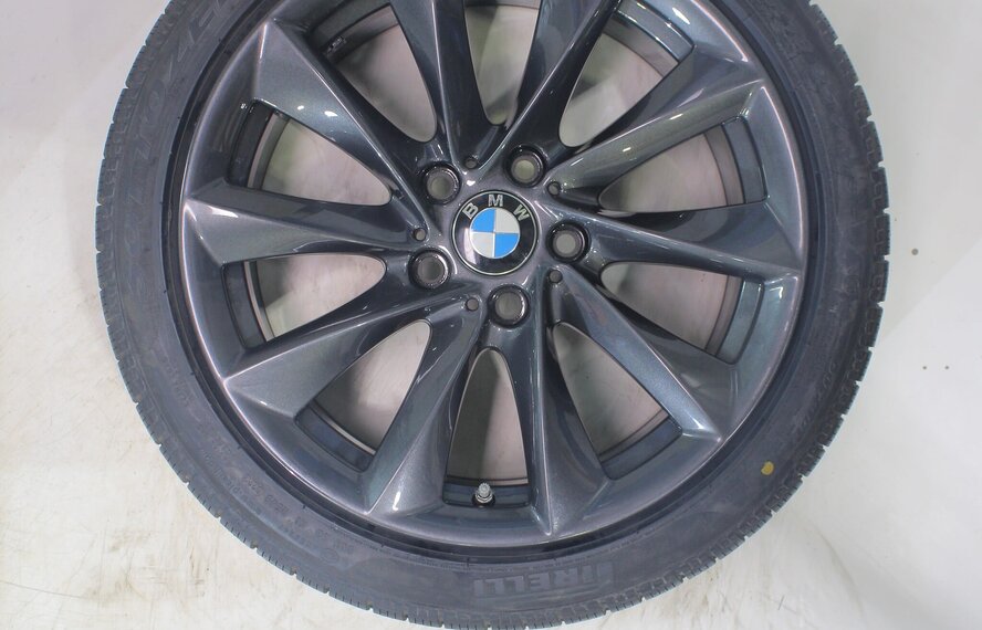 BMW BMW 3 4 serie F30 F31 F32 F33 F36 415 18 inch velgen Pirelli Runflat Winterbanden Nieuw Origineel