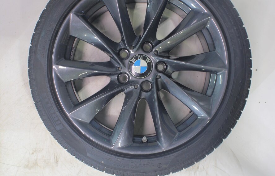BMW BMW 3 4 serie F30 F31 F32 F33 F36 415 18 inch velgen Pirelli Runflat Winterbanden Nieuw Origineel