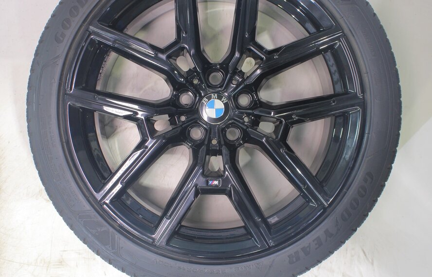 BMW BMW 4 serie i4 G26 859M 19 inch velgen Goodyear Winterbanden Origineel