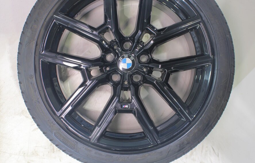 BMW BMW 4 serie i4 G26 859M 19 inch velgen Goodyear Winterbanden Origineel