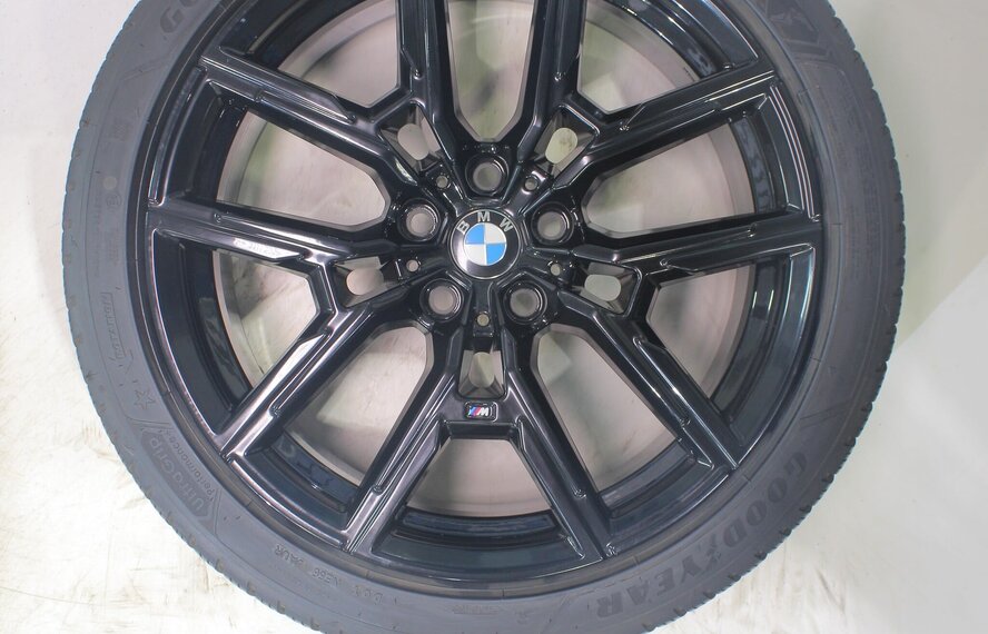 BMW BMW 4 serie i4 G26 859M 19 inch velgen Goodyear Winterbanden Origineel