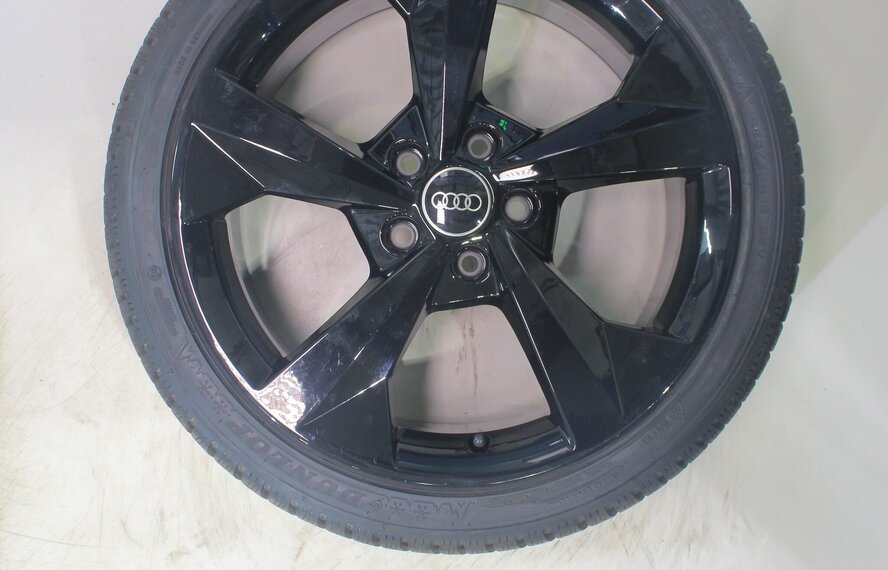 Audi Audi A3 S3 8Y 8V 18 inch velgen Dunlop Winterbanden Origineel