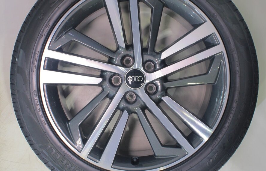 Audi Audi Q5 SQ5 80A 20 inch velgen Pirelli Zomerbanden Origineel