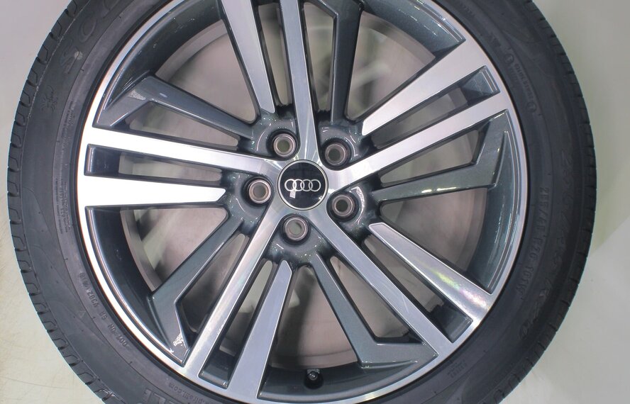 Audi Audi Q5 SQ5 80A 20 inch velgen Pirelli Zomerbanden Origineel