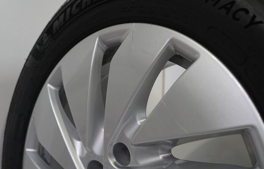 Audi Audi Q5 8MA 18 inch velgen Michelin Zomerbanden Origineel