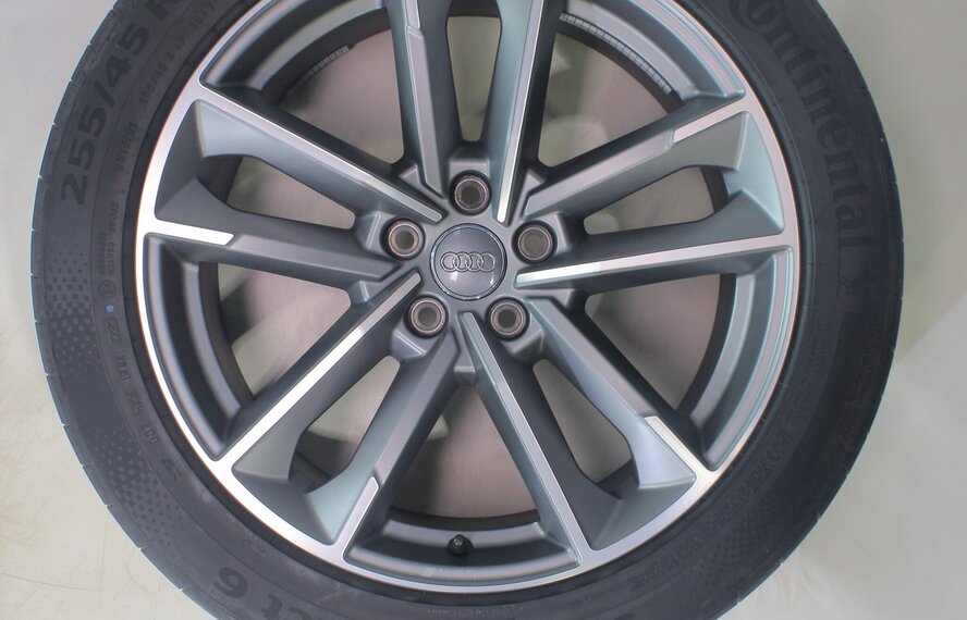Audi Audi Q3 SQ3 F3B 19 inch velgen Continental Zomerbanden Origineel