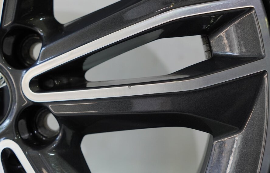 BMW BMW 1 2 serie F40 F44 2 serie Gran Coupe 549 17 inch velgen Goodyear Zomerbanden Origineel