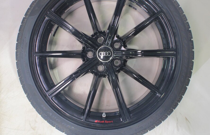 Audi Audi RS4 RS5 B9 RS 19 inch velgen Pirelli Winterbanden Origineel
