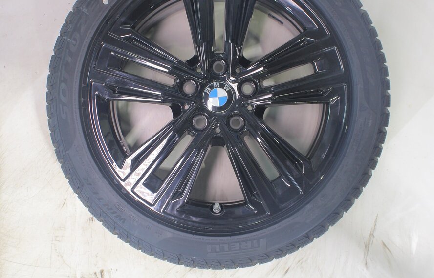 BMW BMW 1 2 serie F40 F44 2 serie Gran Coupe 548 17 inch velgen Pirelli Runflat Winterbanden Nieuw Origineel