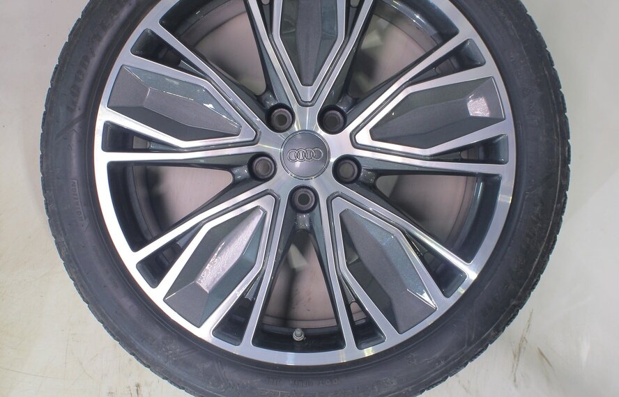 Audi Audi A5 S5 B10 19 inch velgen Goodyear Winterbanden Origineel