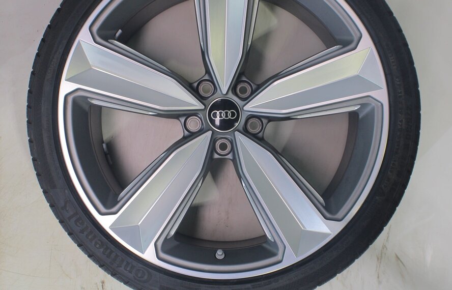 Audi Audi RS4 RS5 B9 20 inch velgen Continental Winterbanden Origineel