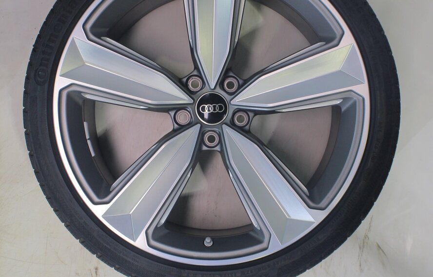 Audi Audi RS4 RS5 B9 20 inch velgen Continental Winterbanden Origineel
