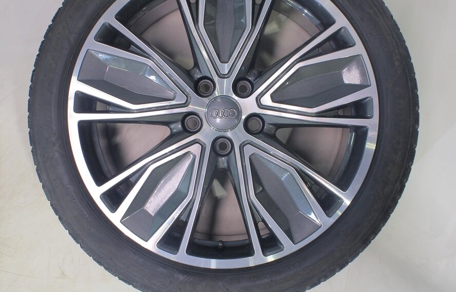 Audi Audi A5 S5 B10 19 inch velgen Goodyear Winterbanden Origineel