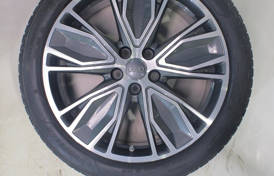 Audi Audi A5 S5 B10 19 inch velgen Goodyear Winterbanden Origineel