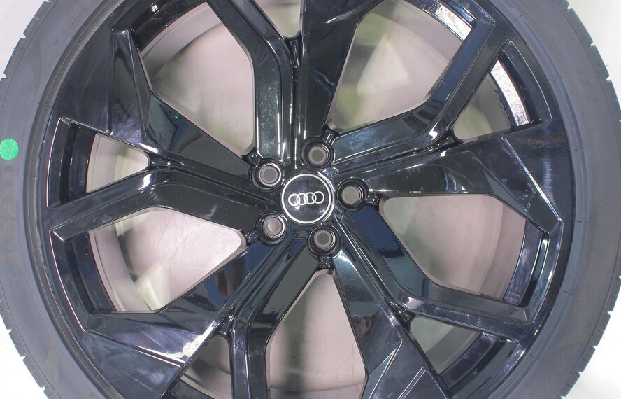 Audi Audi Q8 SQ8 RSQ8 23 inch velgen Pirelli Zomerbanden Nieuw Origineel
