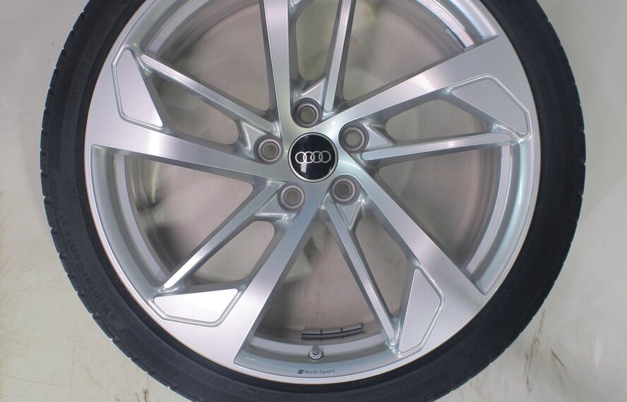 Audi Audi RS4 RS5 B9 20 inch velgen Continental Winterbanden Origineel
