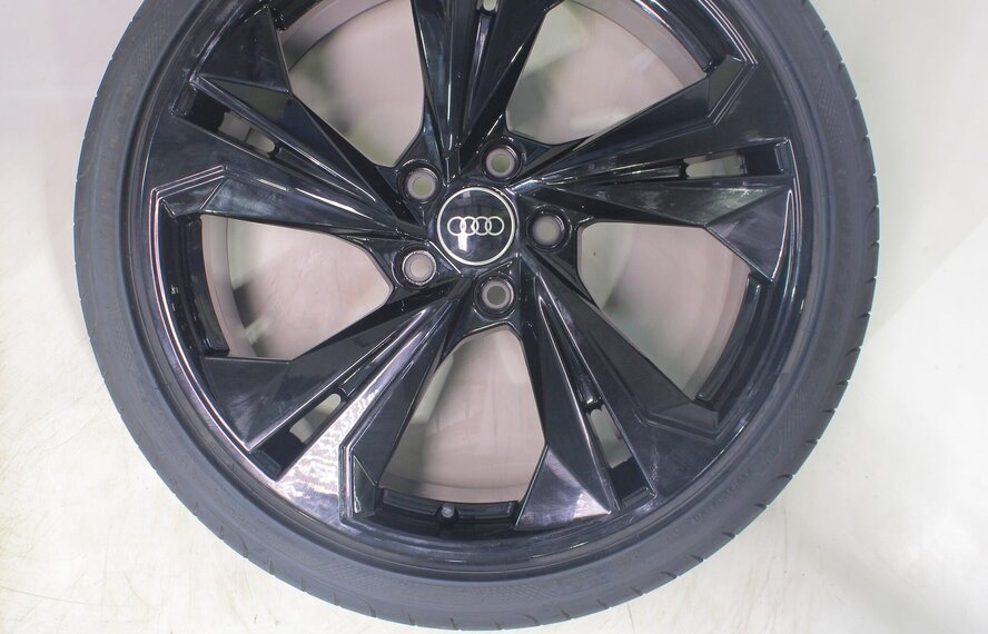 Audi Audi A3 S3 8Y 8V 19 inch velgen Goodyear Zomerbanden Origineel