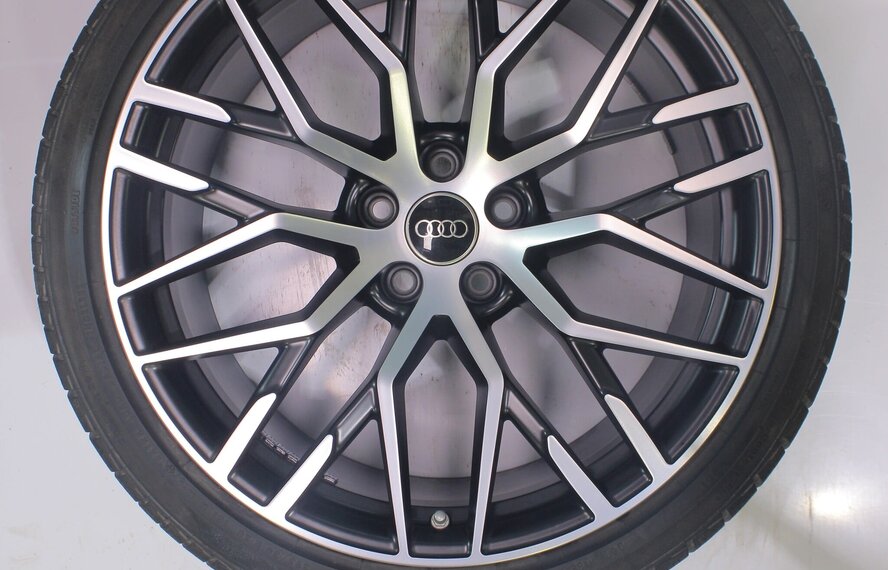 Audi Audi R8 4S 20 inch velgen Continental Winterbanden Origineel