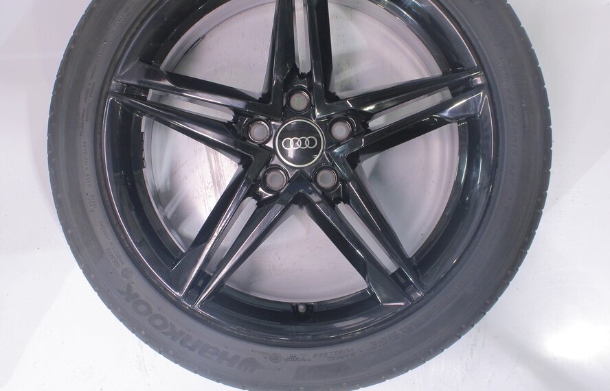 Audi Audi A4 S4 B9 8W 18 inch velgen Hankook Zomerbanden Origineel