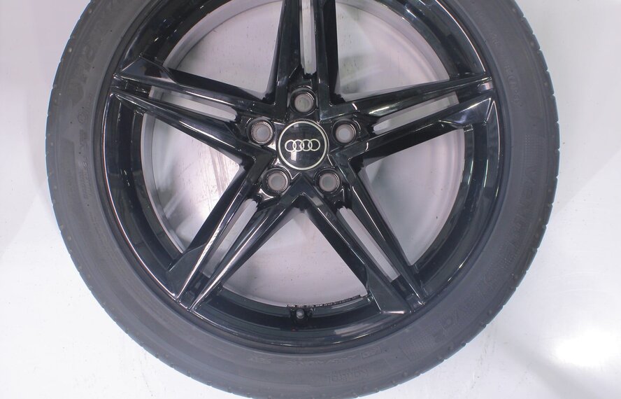 Audi Audi A4 S4 B9 8W 18 inch velgen Hankook Zomerbanden Origineel