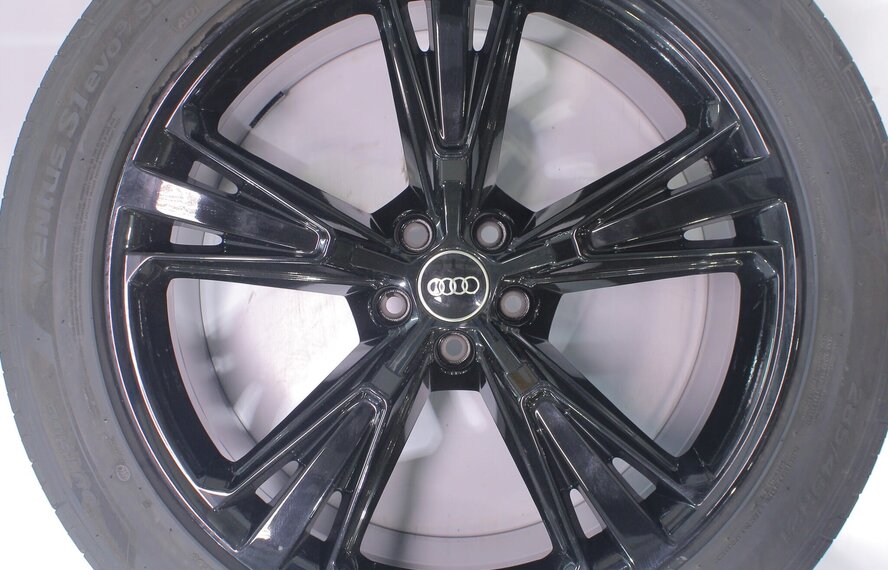 Audi Audi Q8 4M 21 inch velgen Hankook Zomerbanden Origineel