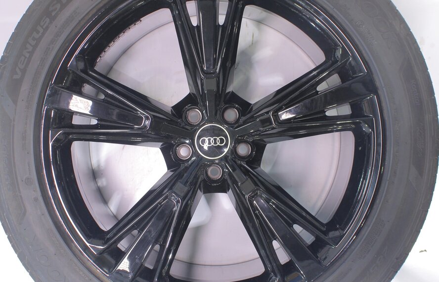Audi Audi Q8 4M 21 inch velgen Hankook Zomerbanden Origineel