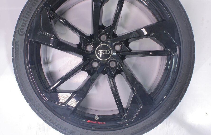 Audi Audi RS4 20 inch velgen Continental Winterbanden Origineel