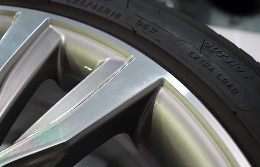BMW BMW 2 serie F45 F46 Active Gran Tourer 484 18 inch velgen Michelin Zomerbanden Origineel
